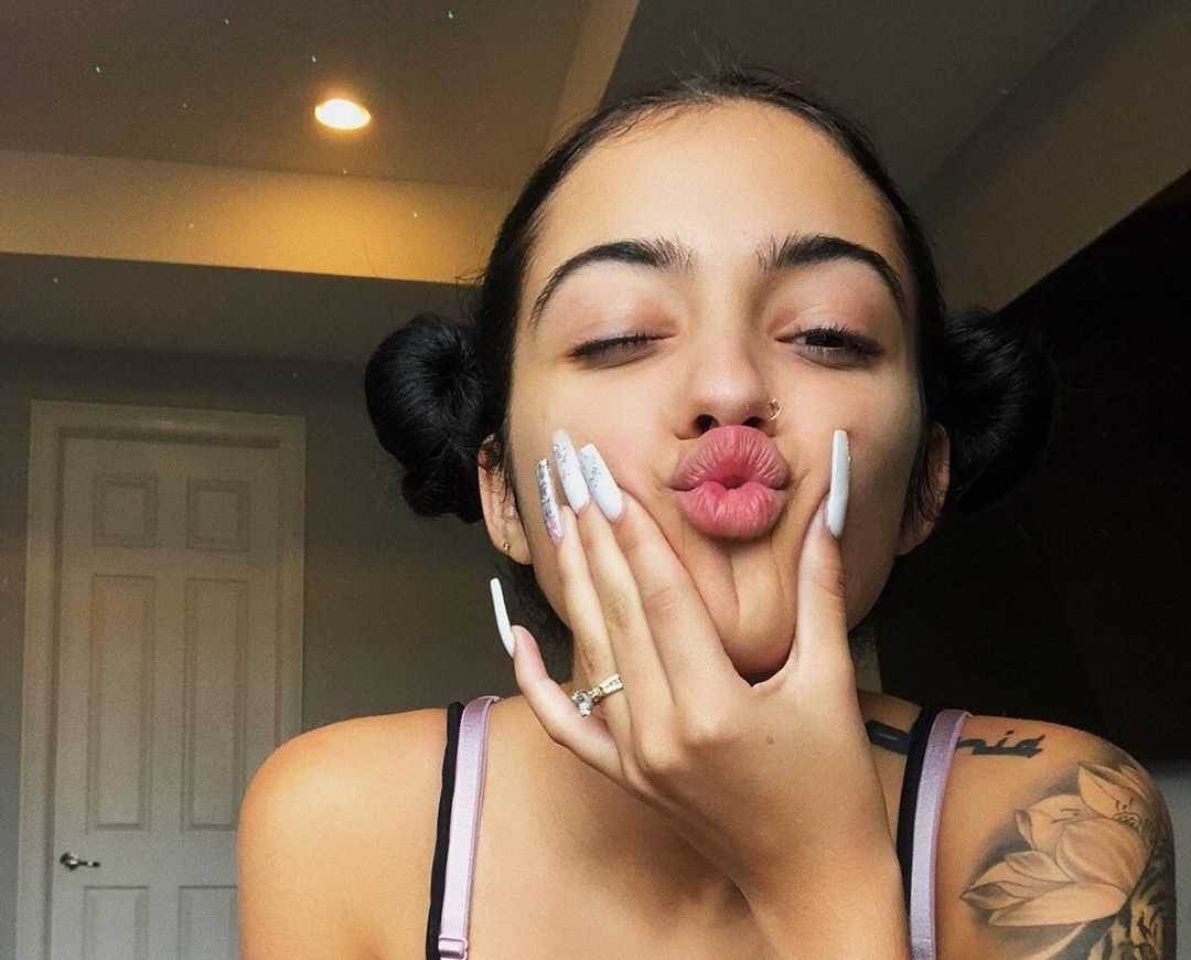 Malu Trevejo's Instagram Live Stream from September 19th 2019. Malu Goes Live and Answer Some Fan Questions.