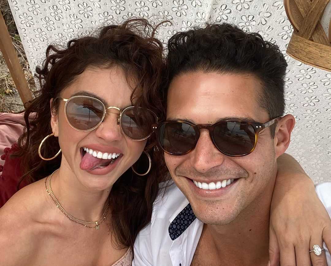 Sarah Hyland's Instagram Live Stream with her fiance Wells Adams from November 3rd 2019.
