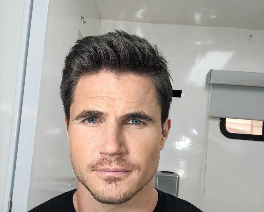 Robbie Amell's Instagram Live Stream from December 13th 2019.