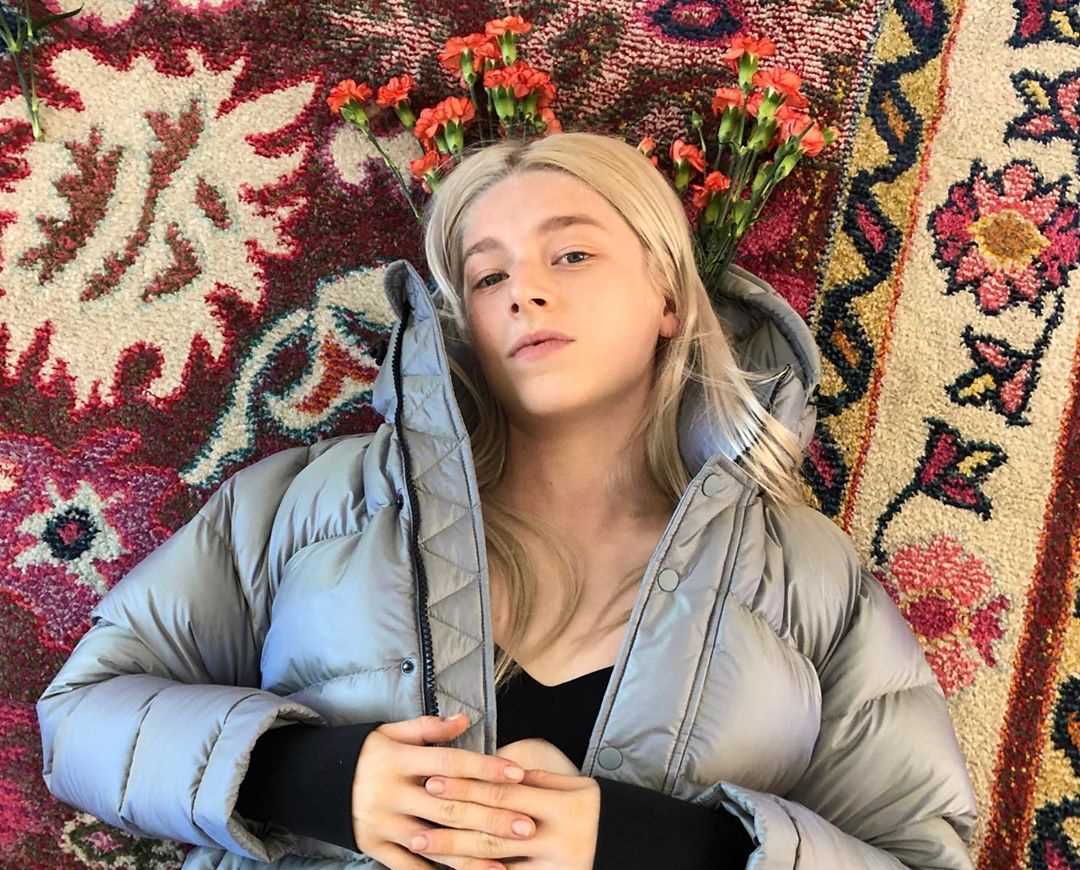 Hunter Schafer's Instagram Live Stream with Barbie Ferreira from January 13th 2020.
