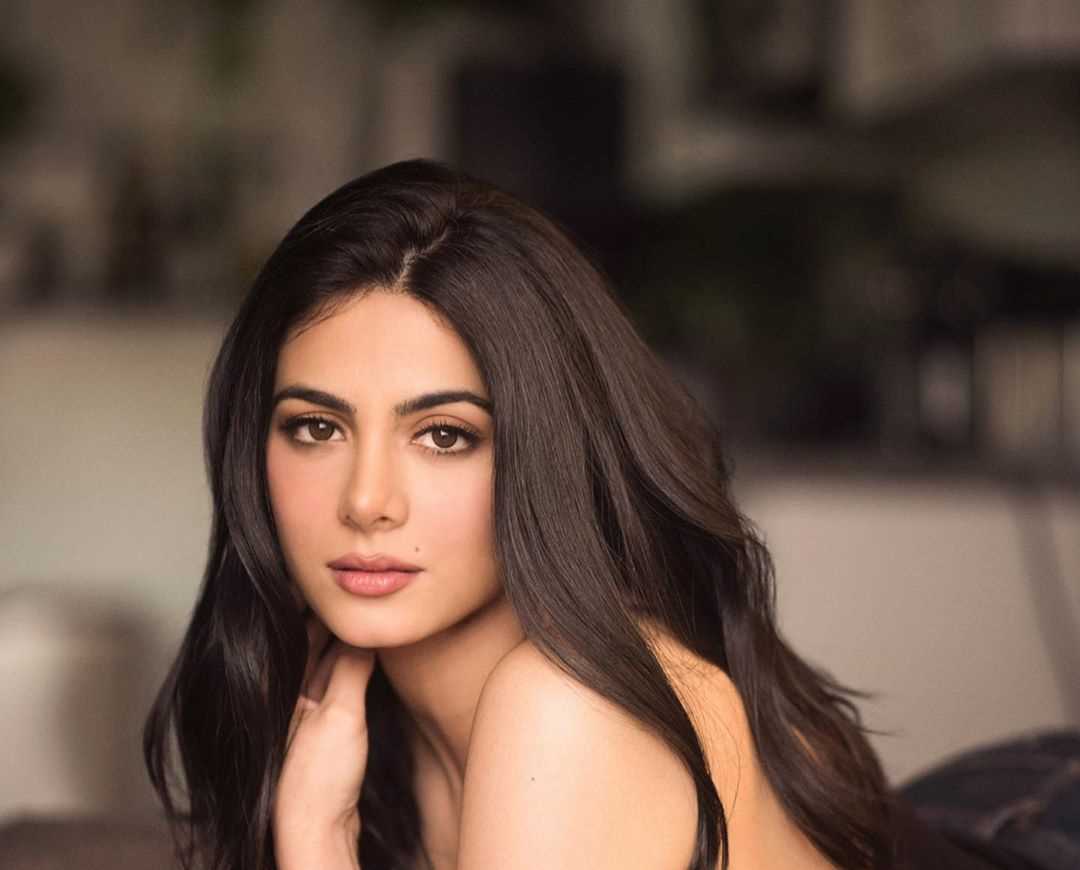 Emeraude Toubia's Instagram Live Stream from February 12th 2020.