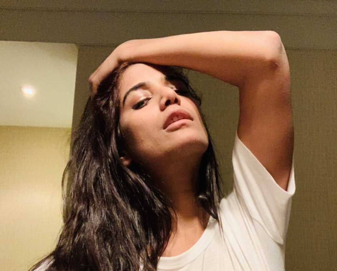 Poonam Pandey's Instagram Live Stream from February 12th 2020.