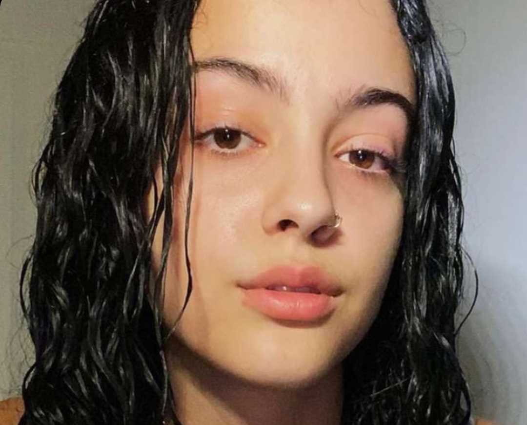 Malu Trevejo | Instagram Live Stream | 19 February 2020 | IG LIVE's TV