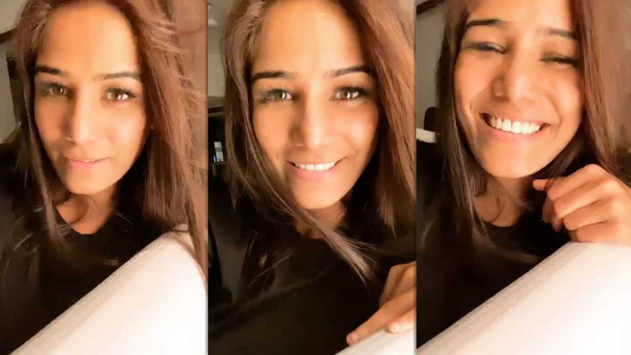 Poonam Pandey's Instagram Live Stream from March 20th 2020.