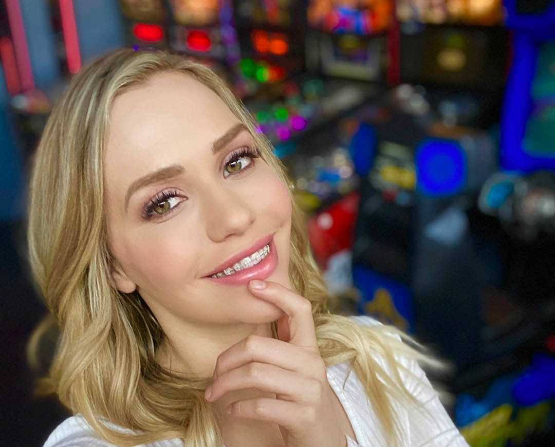 Mia malkova live