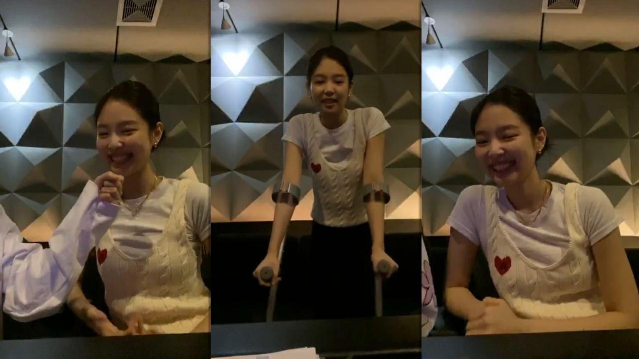 Jennie (BLACKPINK)'s Instagram Live Stream with Jisoo from May 9th 2020.