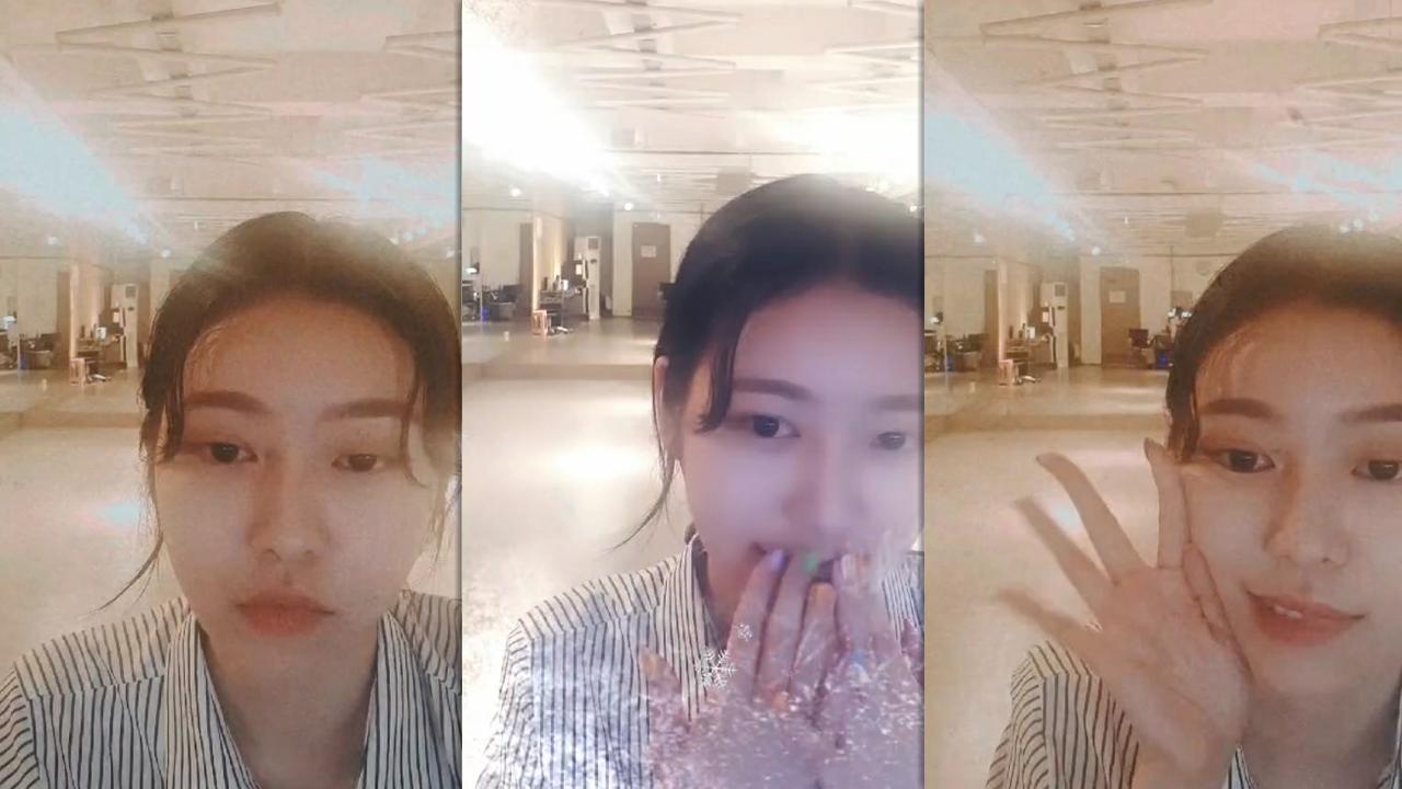 Jane (MOMOLAND)'s Instagram Live Stream from August 2nd 2020.