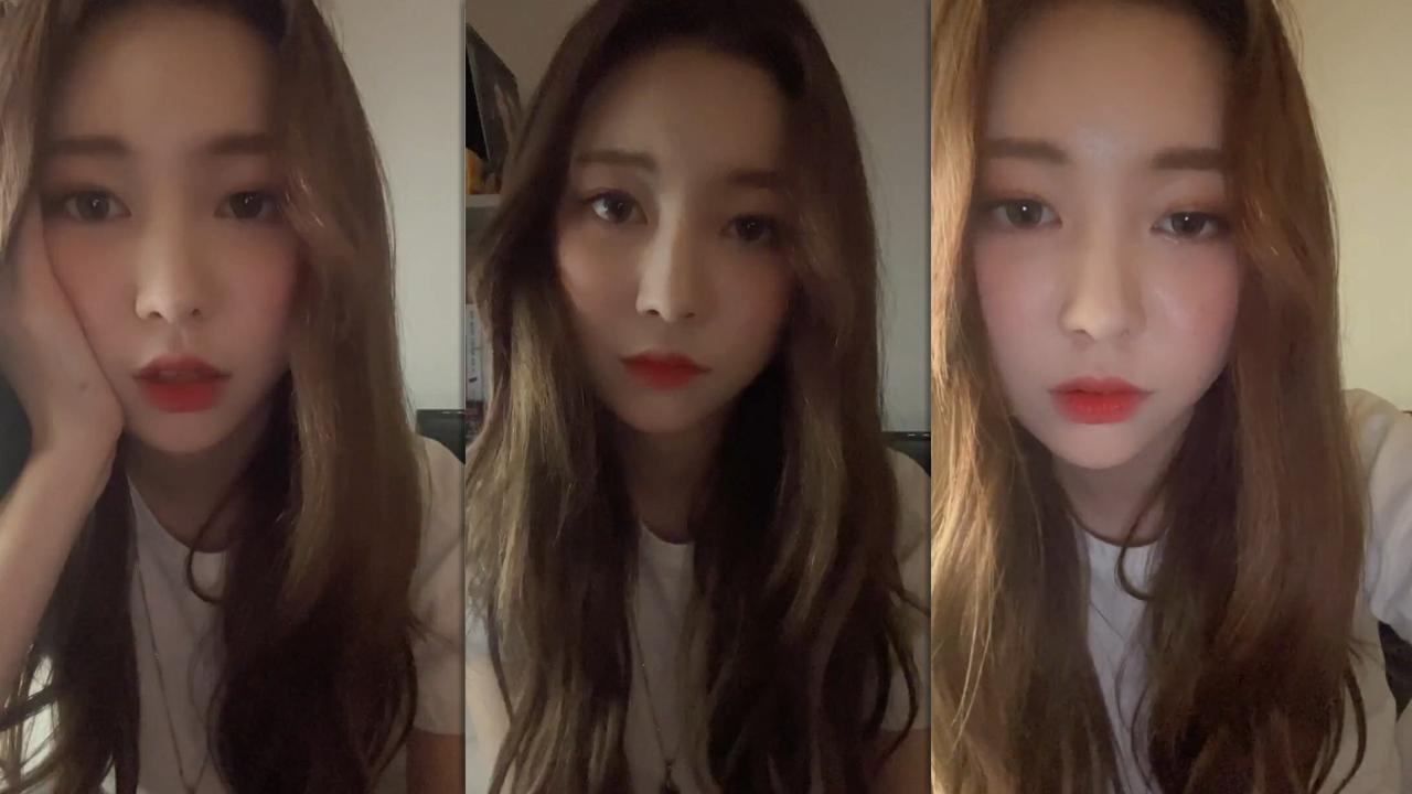 Jane (MOMOLAND)'s Instagram Live Stream from January 22th 2021.