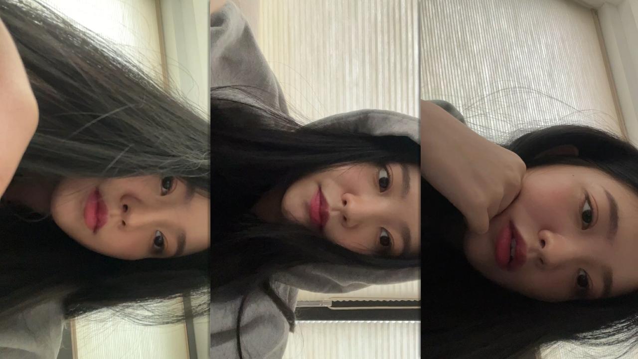 Red Velvet Yeri's Instagram Live Stream from March 24th 2022.